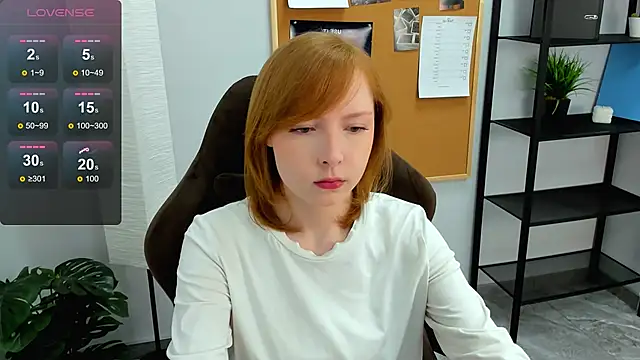 CherryCrushLove online show from 12, 5, 2026