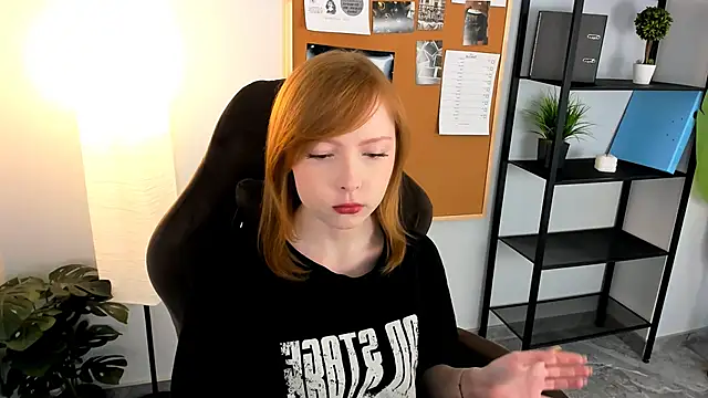 CherryCrushLove online show from 28, 4, 2026