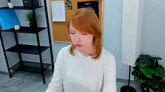 CherryCrushLove online show from 18, 4, 2026