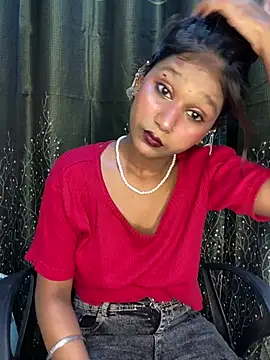 Snapshot of Cutiepie- chatting on 18, 4, 2026 Cutiepie- online show from 18, 4, 2026