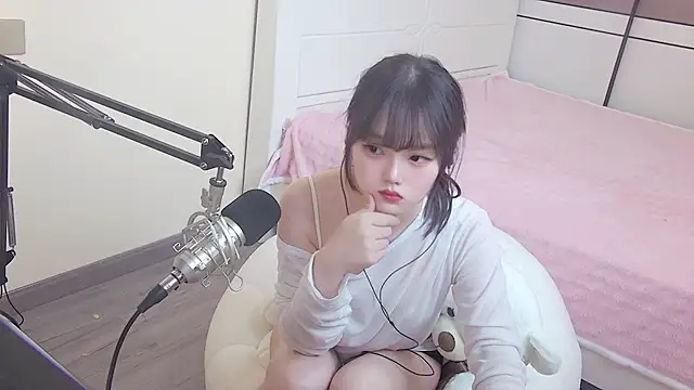 Snapshot of NINI531 chatting on 14, 4, 2026 NINI531 online show from 14, 4, 2026