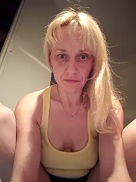 RinaSunX online show from 13, 4, 2026