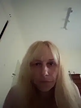 RinaSunX online show from 21, 4, 2026