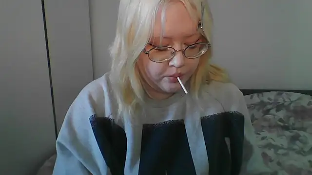 Elayne Sweet online show from 18, 4, 2026