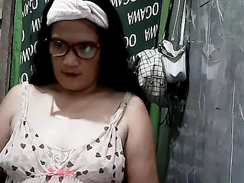 PinayZaira online show from 13, 4, 2026