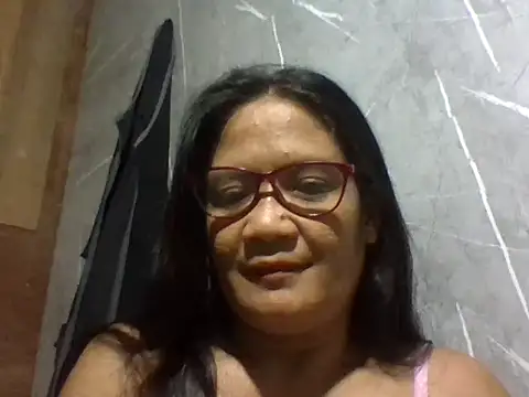 Snapshot of PinayZaira chatting on 1, 6, 2026 PinayZaira online show from 1, 6, 2026