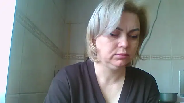 Snapshot of SylvieGold453 chatting on 2, 4, 2026 SylvieGold453 online show from 2, 4, 2026