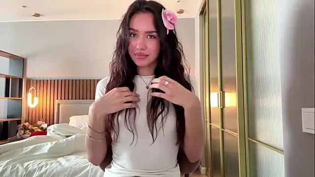 MinnaWatwood online show from 14, 4, 2026