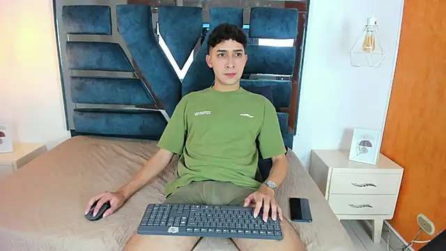 Alantaylorr  online show from 25, 5, 2026