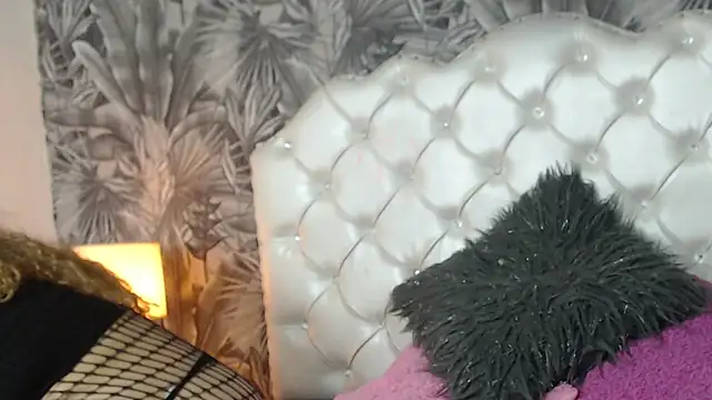 Snapshot of ViviJones chatting on 8, 4, 2026 ViviJones online show from 8, 4, 2026