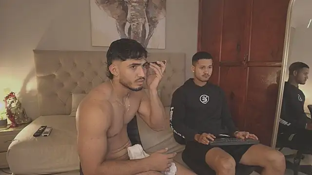 Maxi and Ares online show from 20, 6, 2026