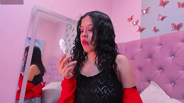 Snapshot of Kaira_luxury chatting on 22, 5, 2026 Kaira luxury online show from 22, 5, 2026