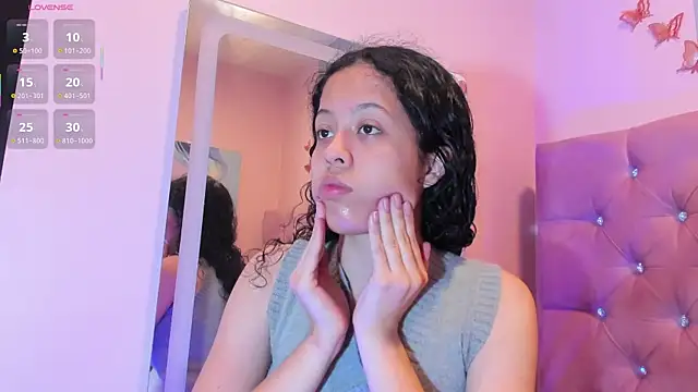 Snapshot of Kaira_luxury chatting on 25, 6, 2026 Kaira luxury online show from 25, 6, 2026