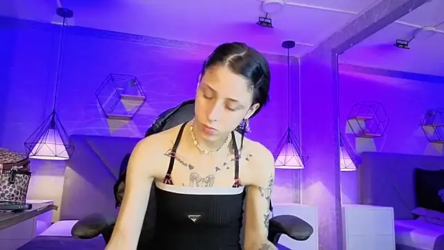 lhiamfitt10 online show from 20, 6, 2026