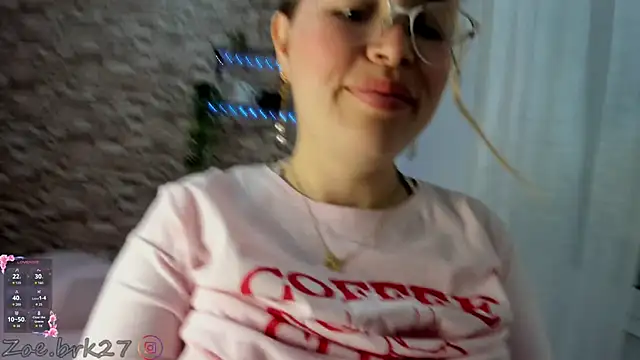 Snapshot of Zoe_brk chatting on 18, 6, 2026 Zoe brk online show from 18, 6, 2026