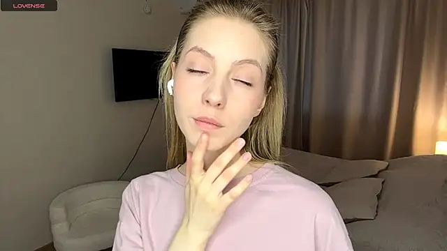 SofiaVelour online show from 2, 4, 2026