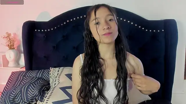 Honney Bunny18 online show from 4, 4, 2026