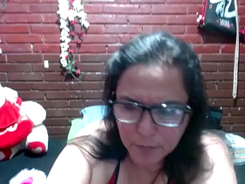 Snapshot of kristalmarelyn chatting on 6, 5, 2026 kristalmarelyn online show from 6, 5, 2026