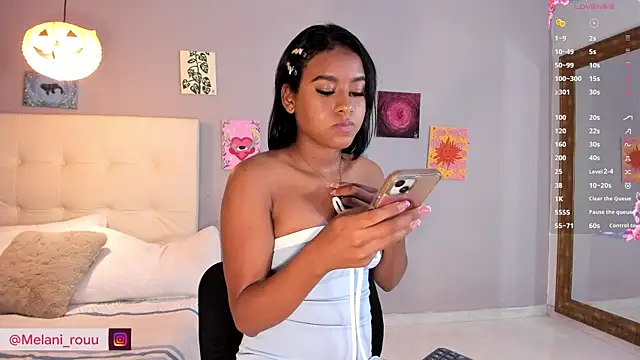 Snapshot of Melaniaa_Roussee chatting on 5, 6, 2026 Melaniaa Roussee online show from 5, 6, 2026