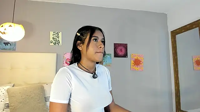 Snapshot of Melaniaa_Roussee chatting on 6, 7, 2026 Melaniaa Roussee online show from 6, 7, 2026
