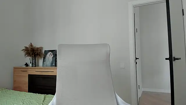 mooony light online show from 10, 4, 2026
