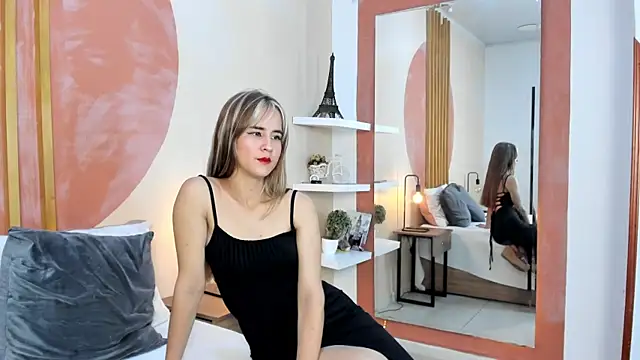Snapshot of Alina_Valmont chatting on 10, 7, 2026 Alina Valmont online show from 10, 7, 2026
