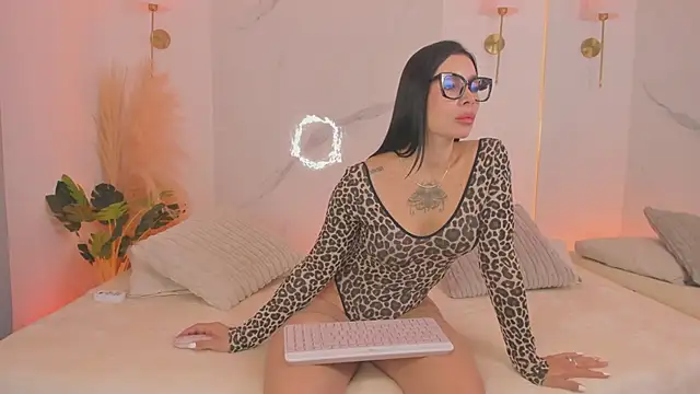 nathassa grant  online show from 8, 5, 2026