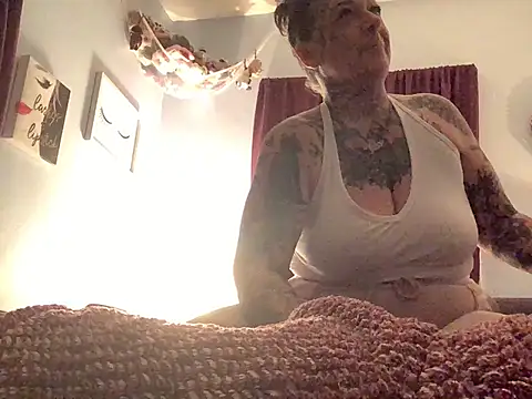 Snapshot of Kitty_bang chatting on 13, 4, 2026 Kitty bang online show from 13, 4, 2026