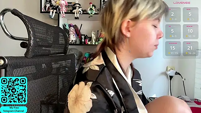 MadalynNosel online show from 8, 4, 2026