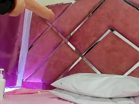 Snapshot of SofiaMendez1_ chatting on 5, 4, 2026 SofiaMendez1 online show from 5, 4, 2026