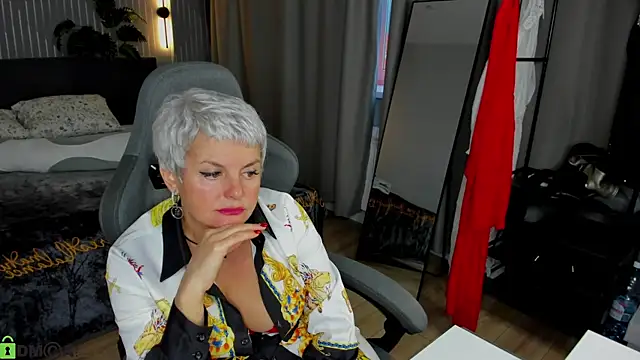 Linda Zef1r online show from 3, 6, 2026