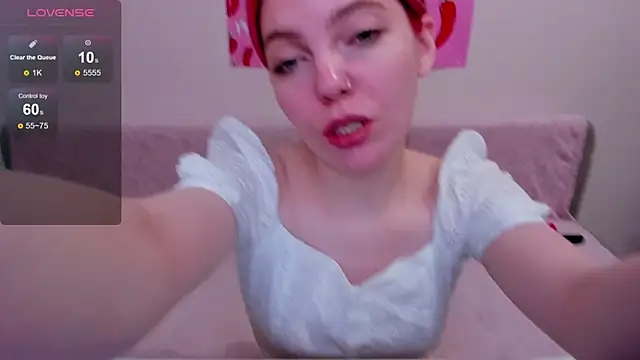Snapshot of Marie_Reyess chatting on 25, 5, 2026 Marie Reyess online show from 25, 5, 2026