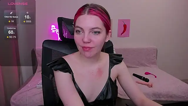 Snapshot of Marie_Reyess chatting on 13, 5, 2026 Marie Reyess online show from 13, 5, 2026