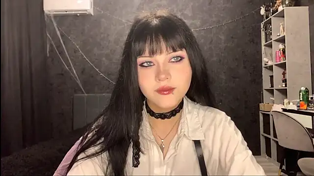 EmilyEmbears online show from 5, 5, 2026