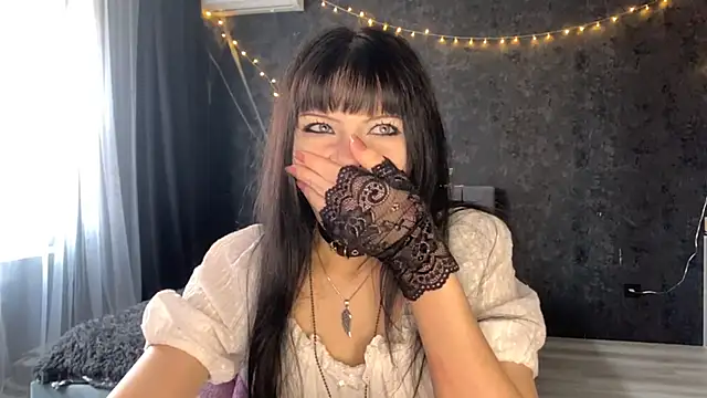 EmilyEmbears online show from 7, 5, 2026