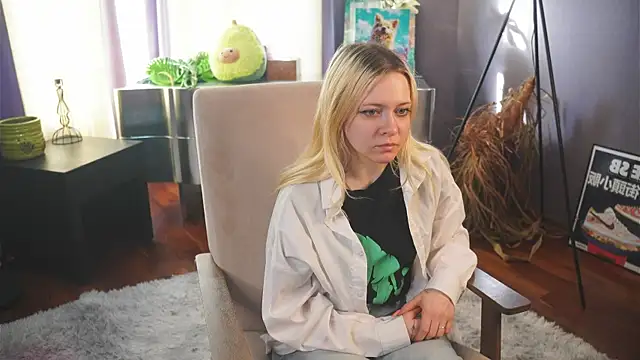 Snapshot of OliviaCaffery chatting on 2, 4, 2026 OliviaCaffery online show from 2, 4, 2026