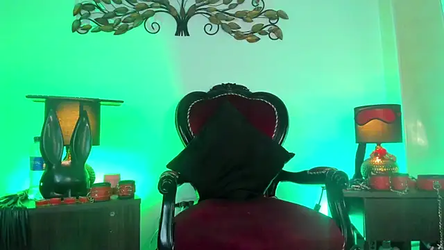 Snapshot of Madamedaphne_ chatting on 31, 5, 2026 Madamedaphne online show from 31, 5, 2026
