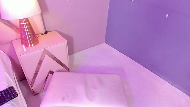 EstherValliere online show from 21, 4, 2026