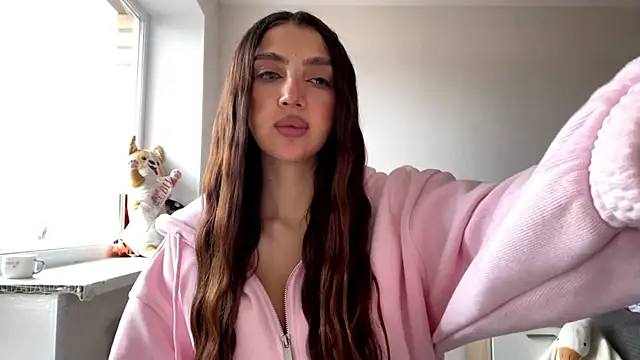 Snapshot of AlvinaMair chatting on 13, 4, 2026 AlvinaMair online show from 13, 4, 2026