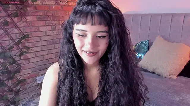 Hanna Clark   online show from 26, 4, 2026