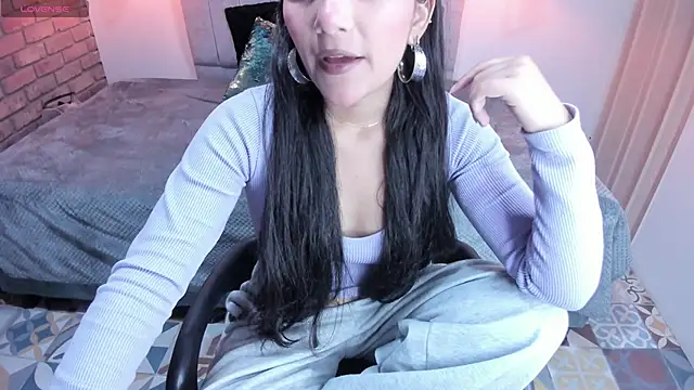 Hanna Clark   online show from 10, 5, 2026