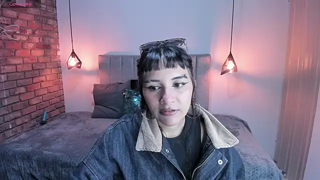 Hanna Clark   online show from 19, 5, 2026