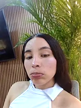 Delphine doll online show from 15, 4, 2026