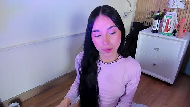 Delphine doll online show from 29, 4, 2026