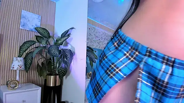 Snapshot of Delphine_doll chatting on 3, 6, 2026 Delphine doll online show from 3, 6, 2026