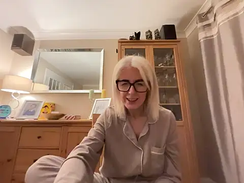 Snapshot of Laylaskyexx chatting on 22, 4, 2026 Laylaskyexx online show from 22, 4, 2026