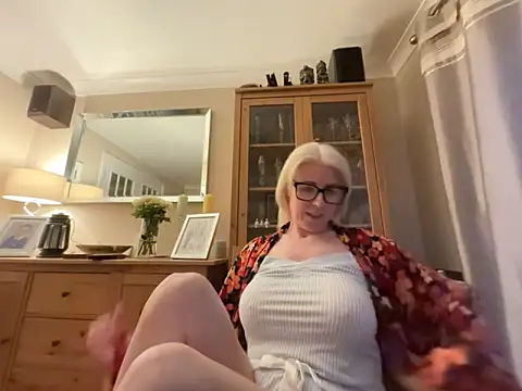 Laylaskyexx online show from 11, 6, 2026