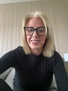 Snapshot of Laylaskyexx chatting on 16, 4, 2026 Laylaskyexx online show from 16, 4, 2026
