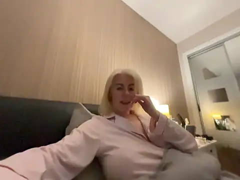 Snapshot of Laylaskyexx chatting on 9, 5, 2026 Laylaskyexx online show from 9, 5, 2026