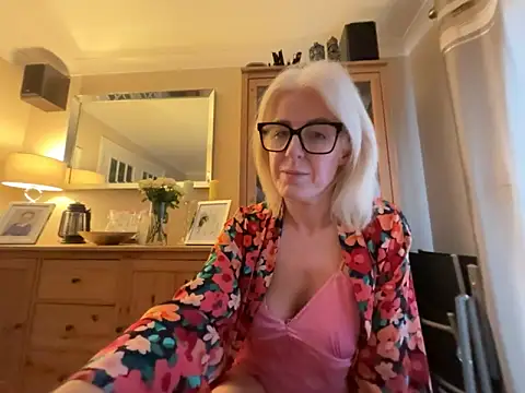Laylaskyexx online show from 17, 6, 2026